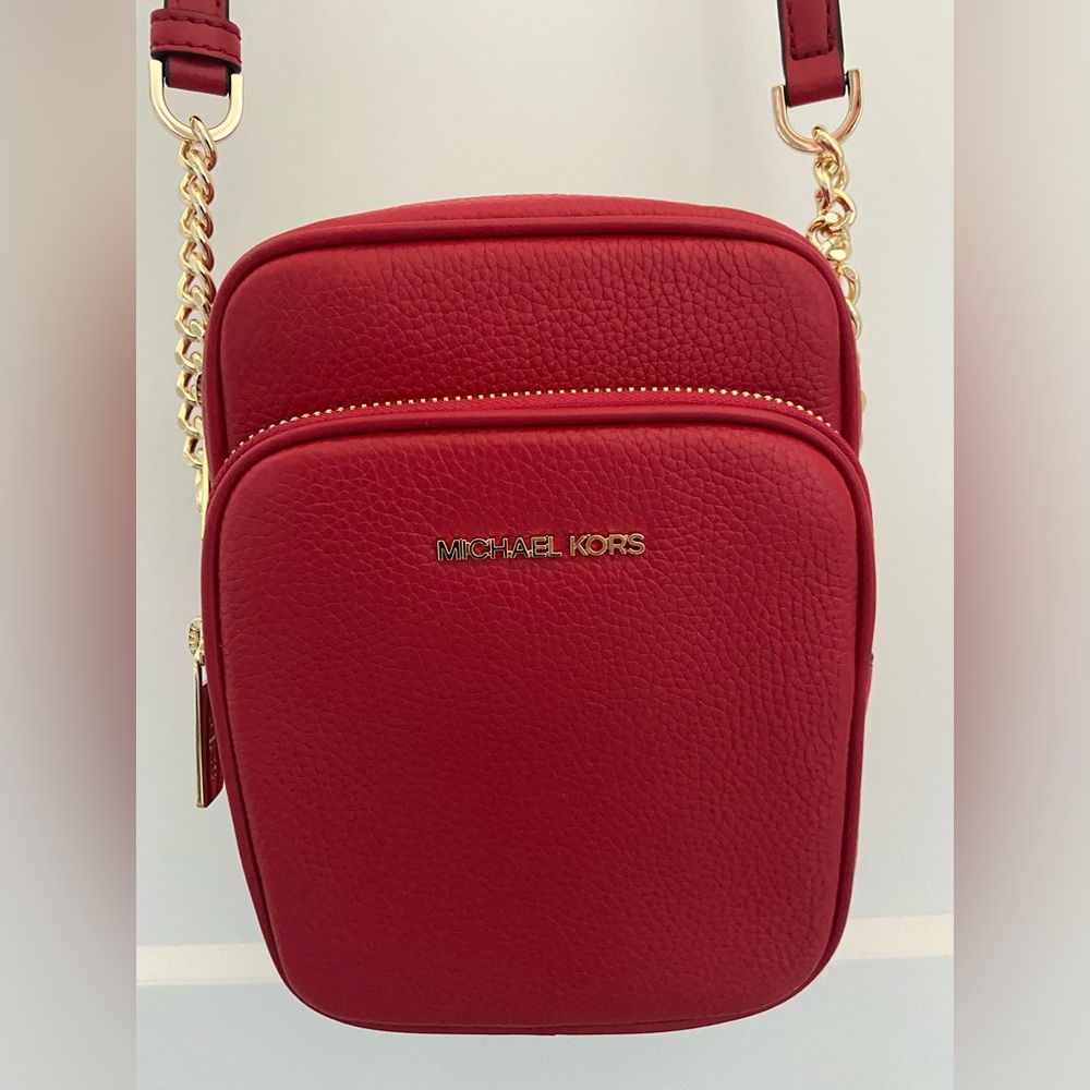NWOT Michael Kors Red Signature Jet Set Travel Crossbody Bag. NWOT